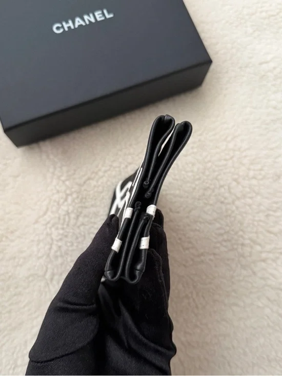 Auth Chanel 22S All Over CC logo Black Leather Fingerless Gloves - Kept Unused - Picture 5 of 9